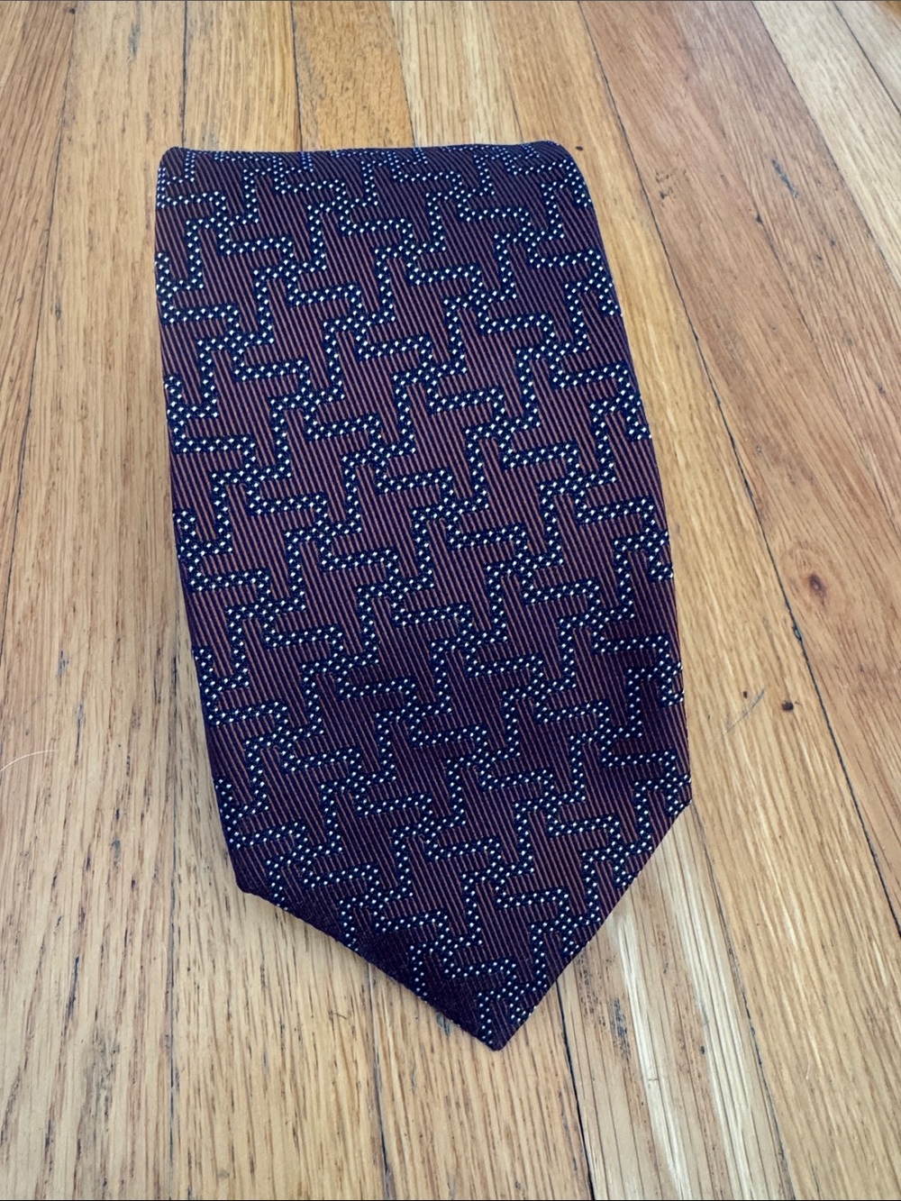 Isaia beautiful silk tie